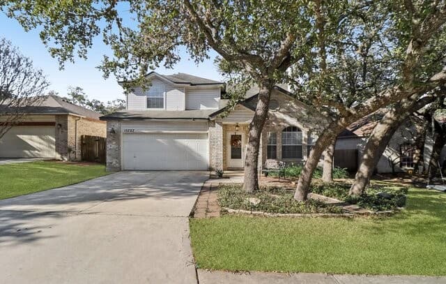 3-bedroom rental at 15727 Knollrun in San Antonio, TX — photo 2