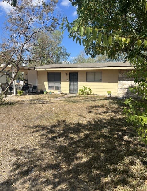 3-bedroom rental at 4827 Castle Prince in San Antonio, TX — photo 1