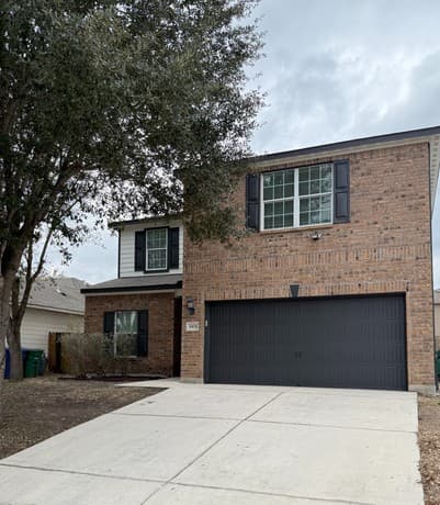 5-bedroom rental at 3431 Foster in San Antonio, TX — photo 2