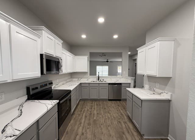 5-bedroom rental at 3431 Foster in San Antonio, TX — photo 4