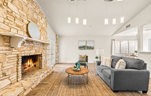 4-bedroom rental at 7410 Oak Marsh in Live Oak, TX — photo 1