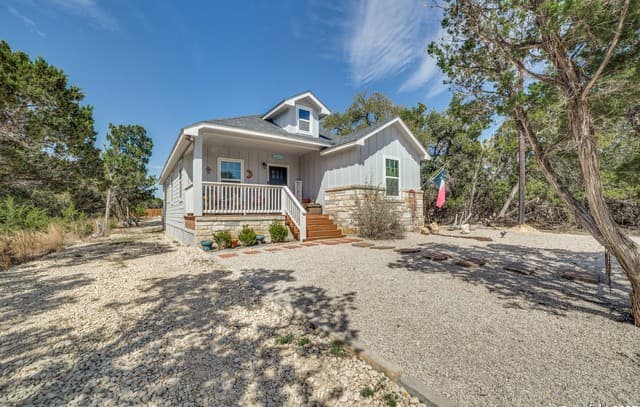 3-bedroom rental at 519 Enchanted River Dr in Bandera, TX — photo 1