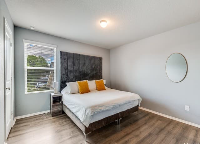 4-bedroom rental at 11326 Babcock Bnd in San Antonio, TX — photo 5