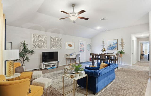 3-bedroom rental at 7003 Emerald Valley in San Antonio, TX — photo 5