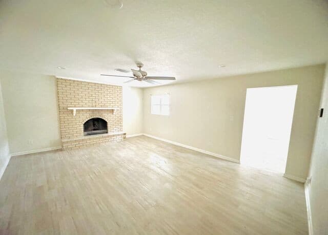 4-bedroom rental at 25 Sunrise Dr. in Pleasanton, TX — photo 5