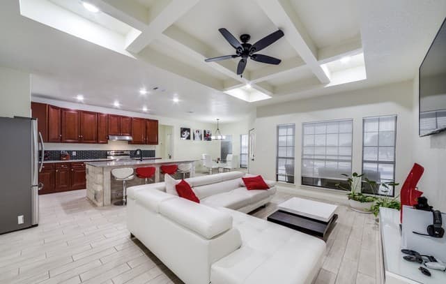 3-bedroom rental at 248 Mustang in Natalia, TX — photo 5