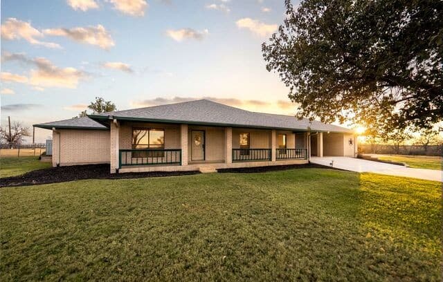 Home for sale at 14320 La Vernia Rd in St Hedwig, TX — photo 3