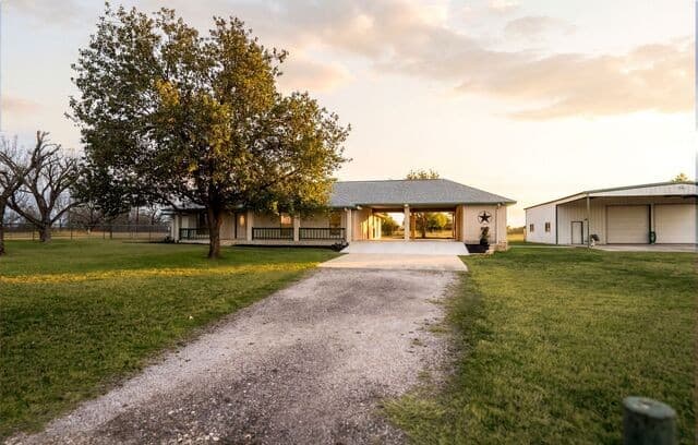 Home for sale at 14320 La Vernia Rd in St Hedwig, TX — photo 4