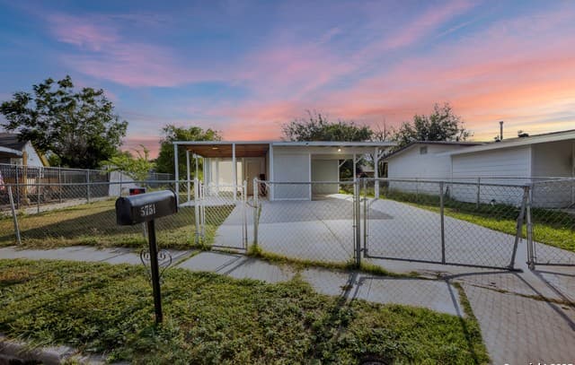3-bedroom rental at 5751 Indian Sky in San Antonio, TX — photo 1