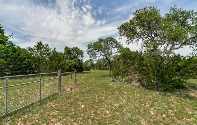 rental at 645 Arthur Ave in Kerrville, TX — photo 3