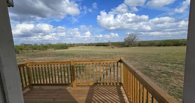 2-bedroom rental at 501 S Parker in Nixon, TX — photo 4