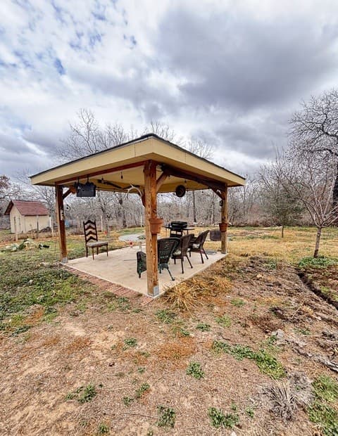 4-bedroom rental at 23038 Grand Spring Dr in Elmendorf, TX — photo 3