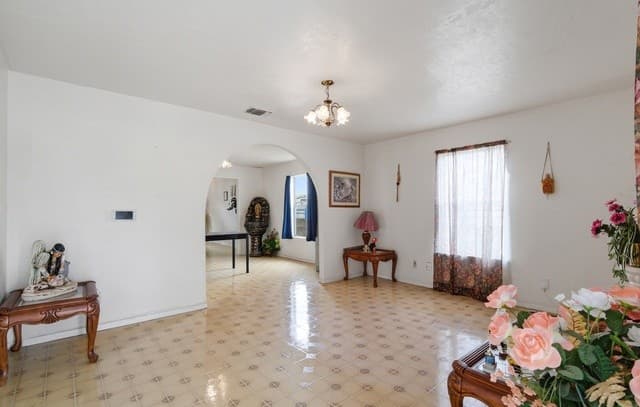 3-bedroom rental at 2707 Wayne in San Antonio, TX — photo 4