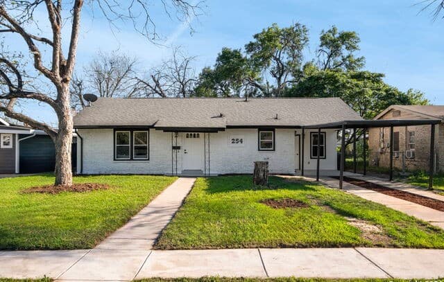 4-bedroom rental at 254 Kate Schenck in San Antonio, TX — photo 1