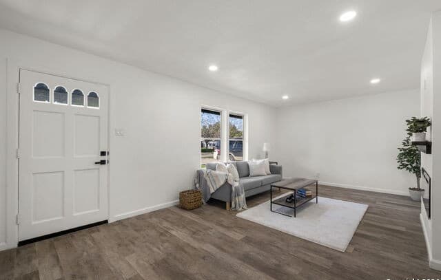 4-bedroom rental at 254 Kate Schenck in San Antonio, TX — photo 5