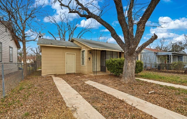 2-bedroom rental at 507 Wright Ave in Schertz, TX — photo 2