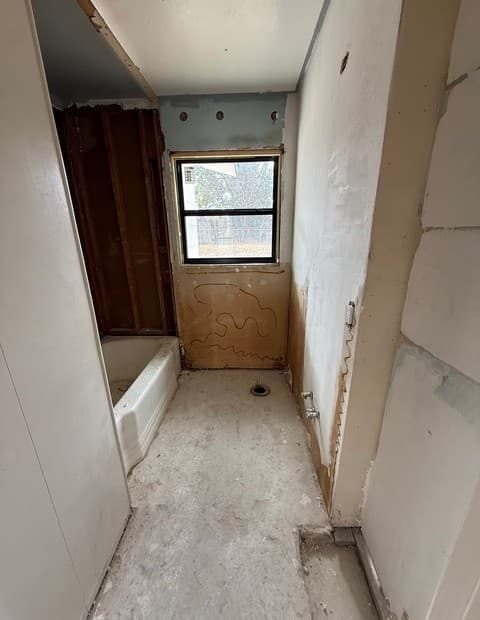 3-bedroom rental at 134 Cyril in San Antonio, TX — photo 4