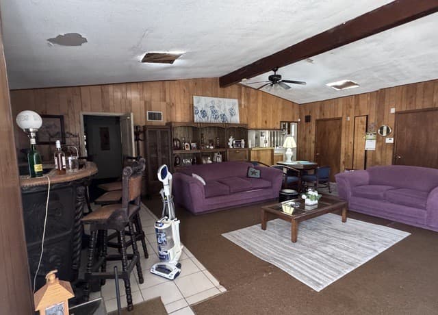 3-bedroom rental at 205 W Mayfield in San Antonio, TX — photo 2