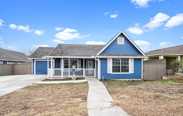 3-bedroom rental at 2838 Wyoming St in San Antonio, TX — photo 1