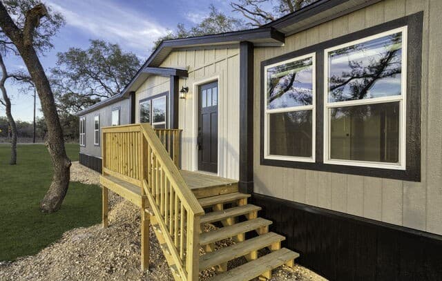 4-bedroom rental at 101 Mahaffey Way in San Antonio, TX — photo 2