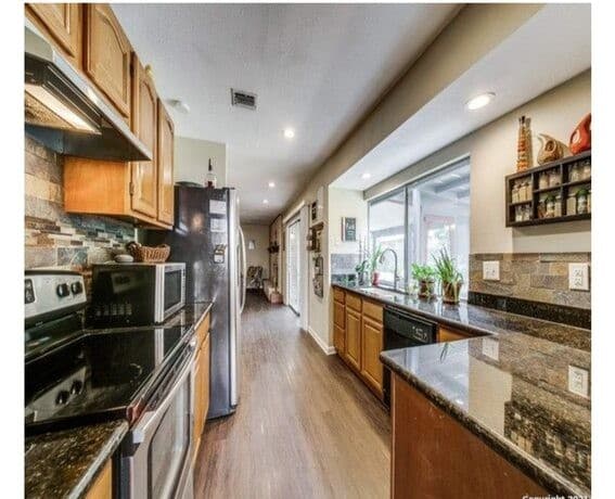 3-bedroom rental at 5830 Freemans Farm in San Antonio, TX — photo 5