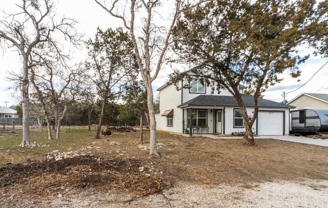 4-bedroom rental at 1145 Bob White in Spring Branch, TX — photo 3