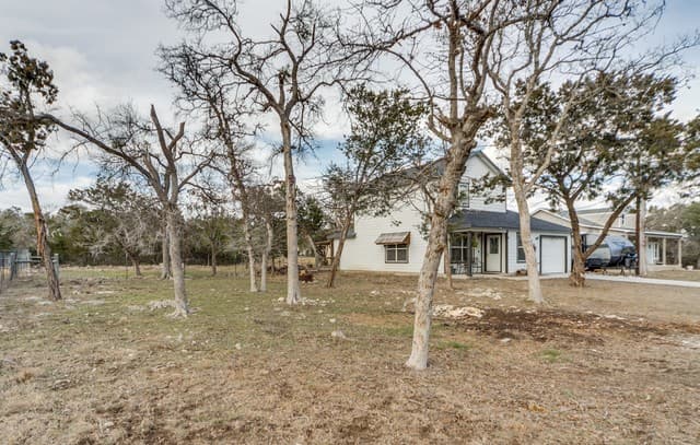 4-bedroom rental at 1145 Bob White in Spring Branch, TX — photo 4