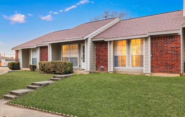 2-bedroom rental at 9140 Timber Path Unit UNIT 2502 in San Antonio, TX — photo 3