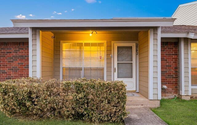 2-bedroom rental at 9140 Timber Path Unit UNIT 2502 in San Antonio, TX — photo 4
