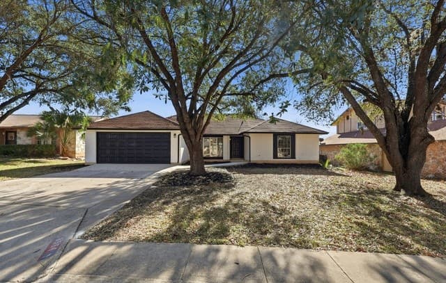 4-bedroom rental at 9534 Chelmsford in San Antonio, TX — photo 2