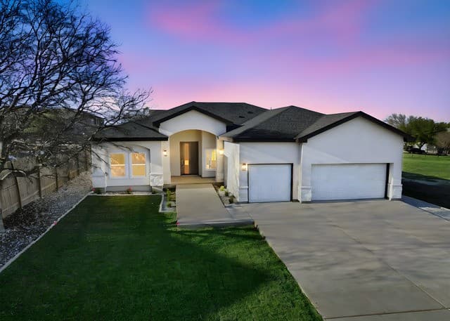 4-bedroom rental at 7801 Yellow Bark in Selma, TX — photo 1