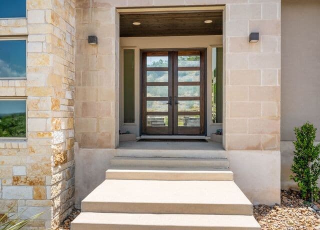 3-bedroom rental at 23214 Edens Canyon in San Antonio, TX — photo 3