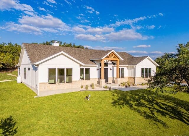3-bedroom rental at 29118 Bambi in Boerne, TX — photo 4