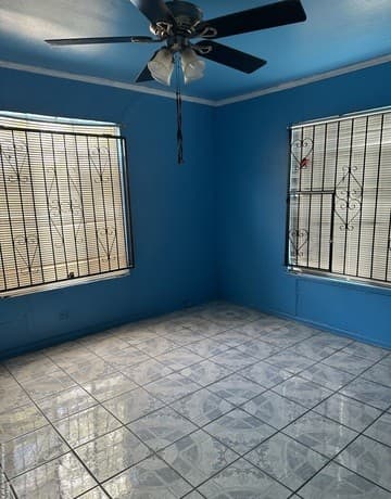 2-bedroom rental at 3903 Houston in San Antonio, TX — photo 4