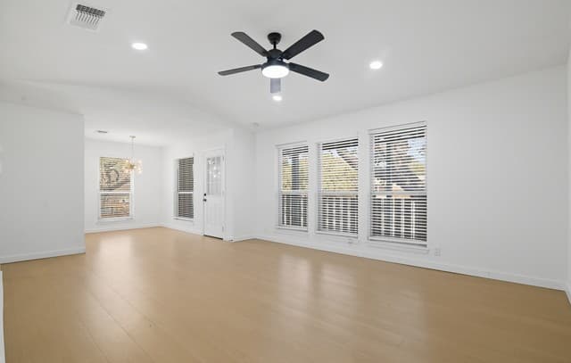 2-bedroom rental at 2718 Old Field Dr Unit 1002 in San Antonio, TX — photo 3