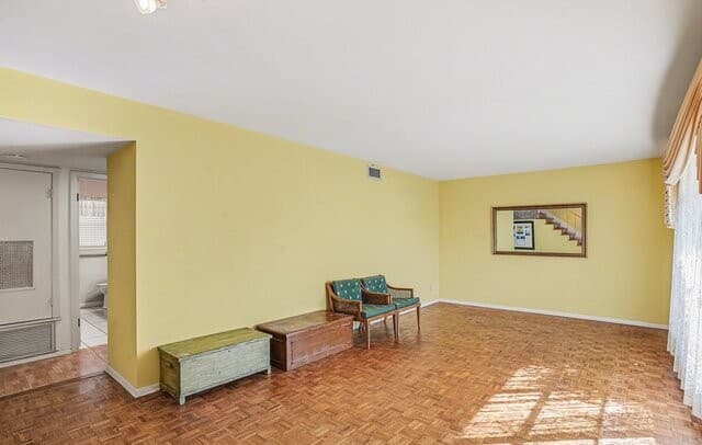 4-bedroom rental at 207 Coronet in San Antonio, TX — photo 5