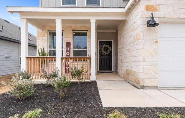 4-bedroom rental at 117 Winding Windmill in Boerne, TX — photo 2