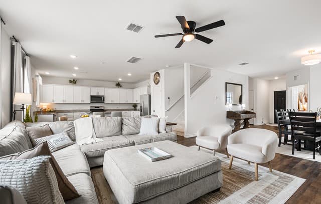 4-bedroom rental at 117 Winding Windmill in Boerne, TX — photo 5