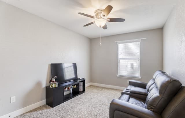 4-bedroom rental at 11316 Red Oak Turn in Helotes, TX — photo 5