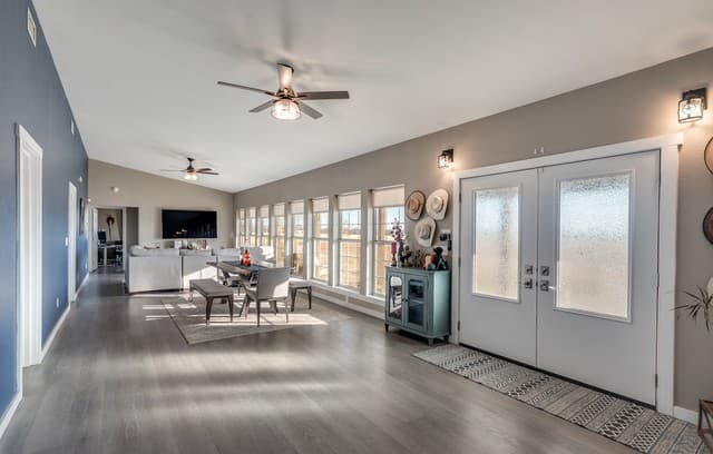 3-bedroom rental at 1725 Fm 2504 in Poteet, TX — photo 5