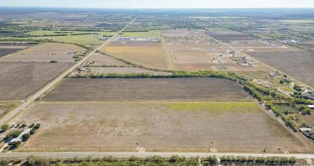 rental at LOT 3 Fm 471 in Natalia, TX — photo 5