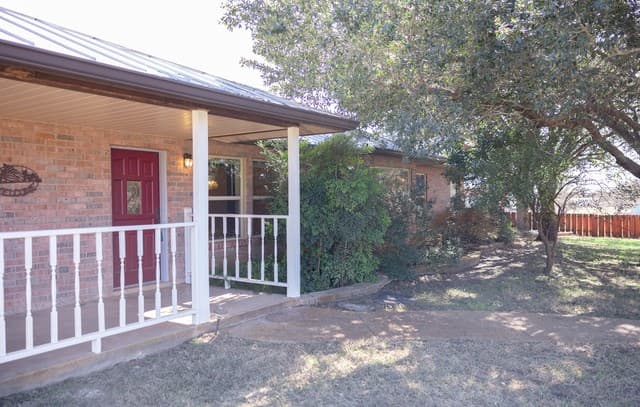 3-bedroom rental at 3190 Pittman Rd in St.Hedwig, TX — photo 3