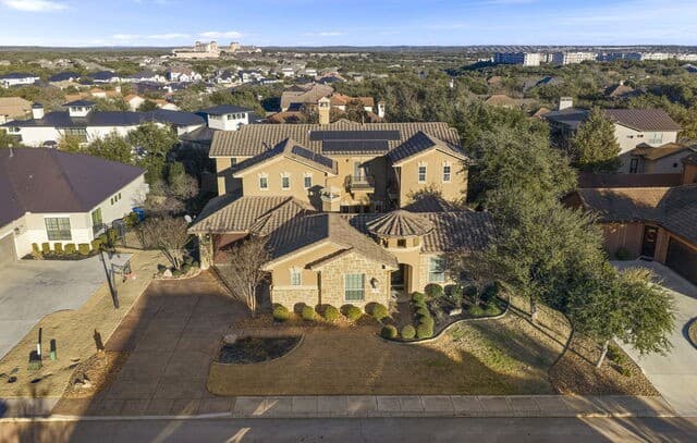 4-bedroom rental at 3827 Luz Del Faro in San Antonio, TX — photo 3