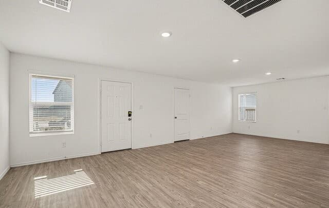 3-bedroom rental at 13923 Bull in San Antonio, TX — photo 3