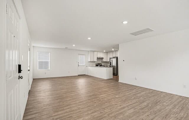 3-bedroom rental at 13923 Bull in San Antonio, TX — photo 5