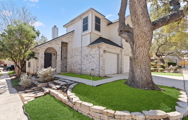 3-bedroom rental at 8814 Lost Arbor Cir in San Antonio, TX — photo 3