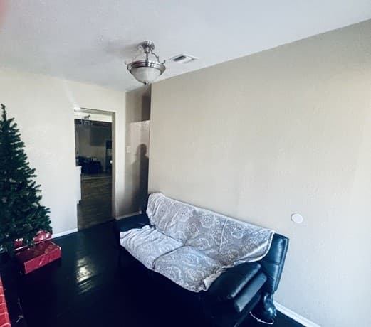 3-bedroom rental at 1923 Dahlgreen in San Antonio, TX — photo 2