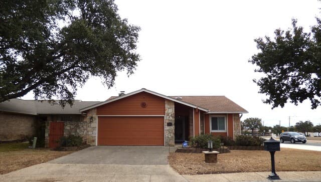 2-bedroom rental at 4202 Hilton Head in San Antonio, TX — photo 1