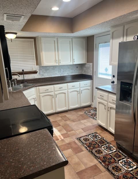 2-bedroom rental at 4202 Hilton Head in San Antonio, TX — photo 5