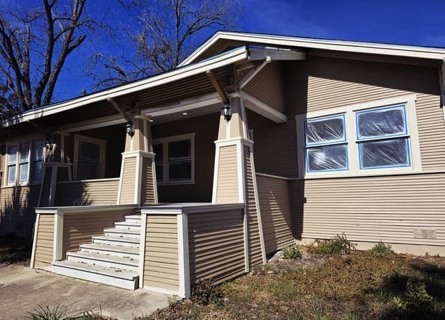 5-bedroom rental at 1201 Virginia in San Antonio, TX — photo 1